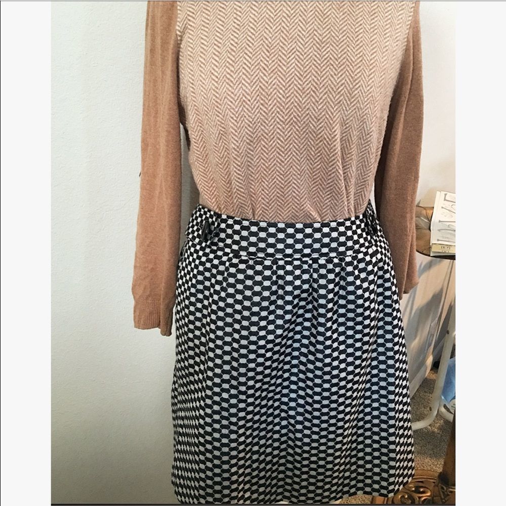 BANANA REPUBLIC mod mini skirt - Picture 4 of 5